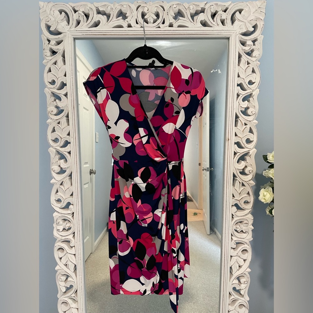 MAGGY LONDON | 2P | Women's Berry Blue Floral
Pink Wrap Lightweight Dress
